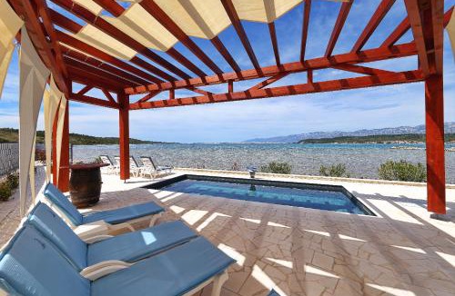 Ljubac Villa | Villa Maritime - Exklusive Strandvilla mit beheiztem Pool, Grillhütte & Meerblick bei Zadar
