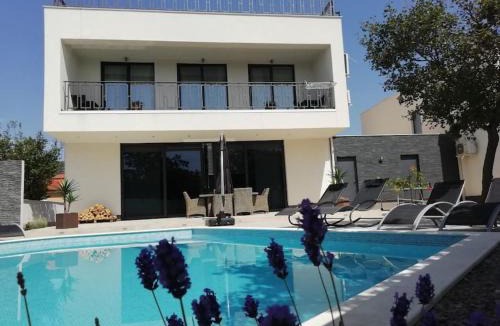 Smrika Villa | Villa Martina Bellevue
