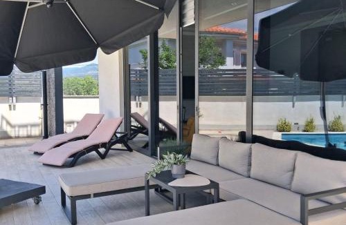 Smrika Villa | Villa Martina Bellevue