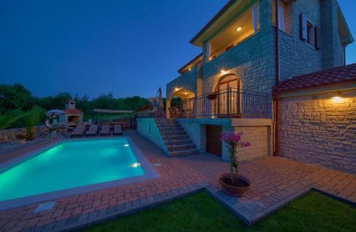 Salatic Villa | Villa Maya