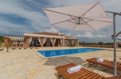 Novalja Villa | Villa Melody with tennis court