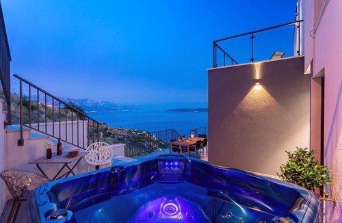 Lokva Rogoznica House | Villa Mia with pool, jacuzzi, fitness room, sauna