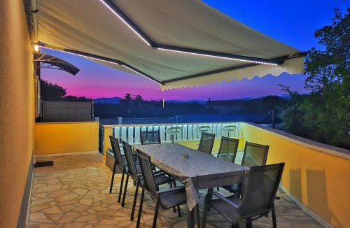 Sestanovac House | Villa Mile-with private heated pool