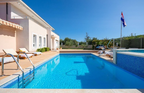 Srinjine Villa | VILLA MILLA with private pool, jacuzzi, sauna, gym, max. 8 person