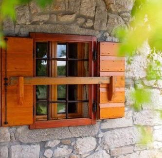 Lupoglav Villa | Villa Millefoglie, a century-old stone house nestled in a nature park