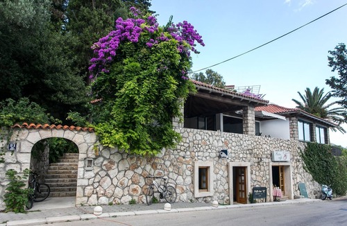 Mlini Apartment | Villa Mirjana - Comfort Studio Apartment with Terrace and Sea View (Cikas)
