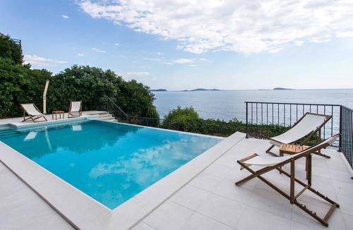 Mlini Apartment | Villa Mirjana - Comfort Studio Apartment with Terrace and Sea View (Cikas)