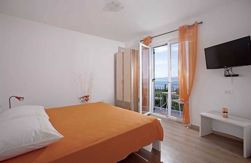 Crni Villa | Villa Mirta an peaceful escape near beaches