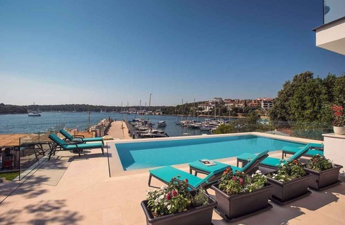 Pjescana Uvala Villa | Villa mit Pool und Meerblick