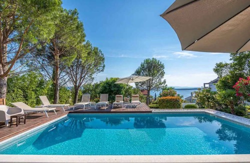 Dramalj Villa | Villa mit Pool und Whirlpool