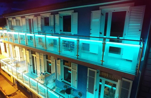 Crikvenica Apartment | Villa mit Whirlpool für 32 Per