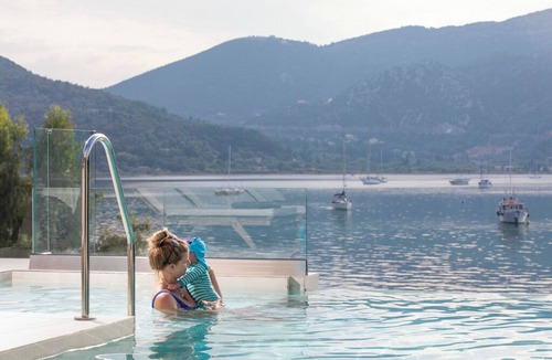 Geni Villa | Villa Neaera - Motorboat included, 4 SUPS, 5 bedroom, private pool and pontoon