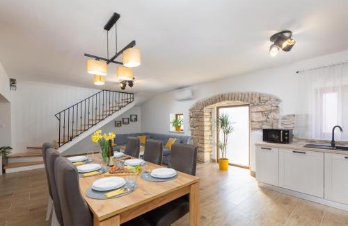 Rebici Villa | Villa Nensi