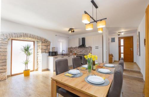 Rebici Villa | Villa Nensi