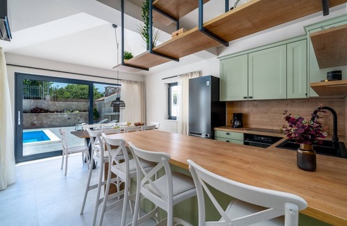 Seoca Villa | Villa Neven with heated private pool,wine cellar