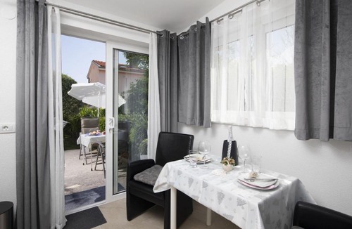 Ika Apartment | Villa Nika 2