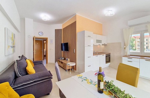 Okrug Gornji Apartment | Villa Nikaroni by Interhome