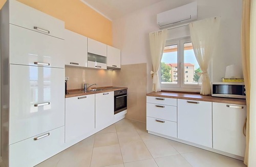 Okrug Gornji Apartment | Villa Nikaroni by Interhome