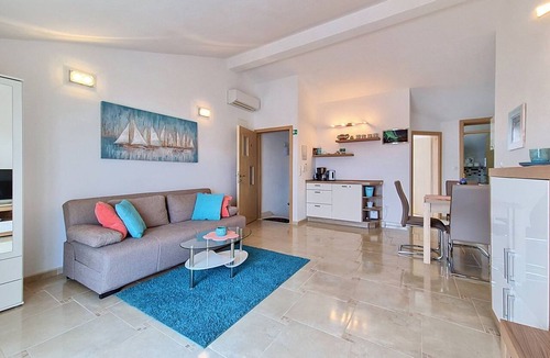 Okrug Gornji Apartment | Villa Nikaroni by Interhome