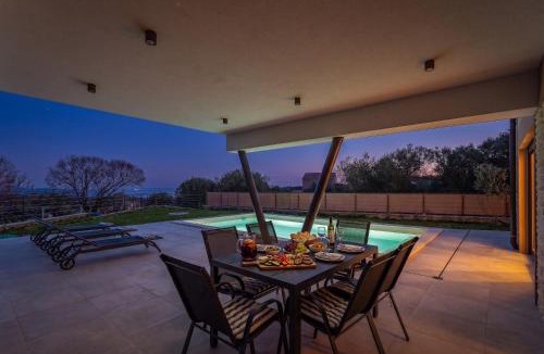 Peruski Villa | Villa Ogradina near Pula with sea view for 5 persons only 3 km from the Beach