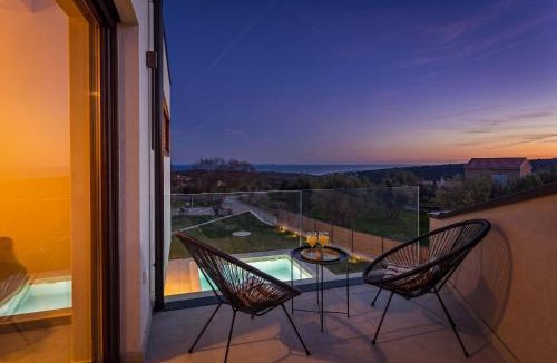 Peruski Villa | Villa Ogradina near Pula with sea view for 5 persons only 3 km from the Beach
