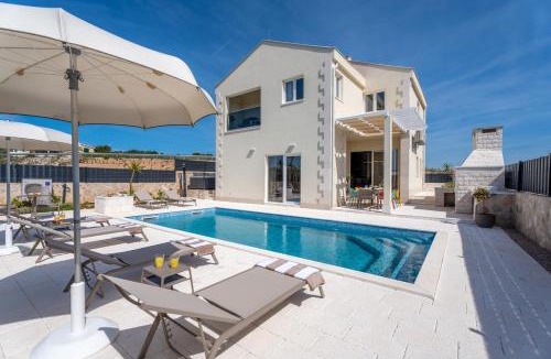 Grohote Villa | Villa Ora with Heated pool, Whirlpool, 4 bedrooms