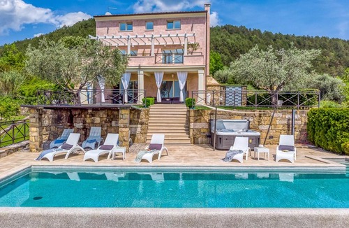 Golubici Villa | Villa over the hiltop
