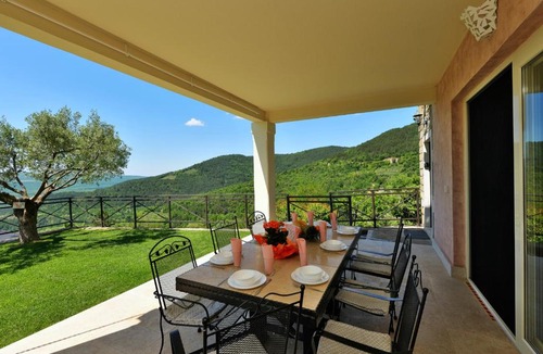 Golubici Villa | Villa over the hiltop