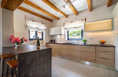 Kircija Villa | Villa Padova for 12 persons near Motovun with 84 m2 infinity pool with panoramic view & beautiful garden