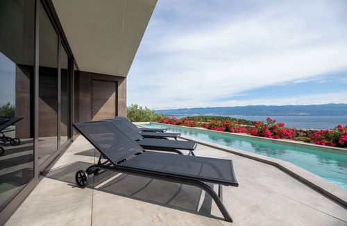 Vrbnik Villa | Villa Panoramica with heated pool and sauna (Kvarner - Vrbnik)