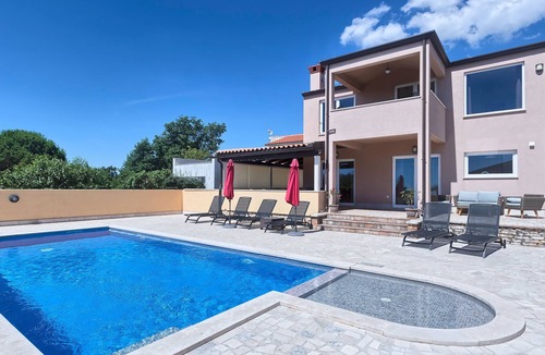 Peruski House | Villa Pascal by Interhome