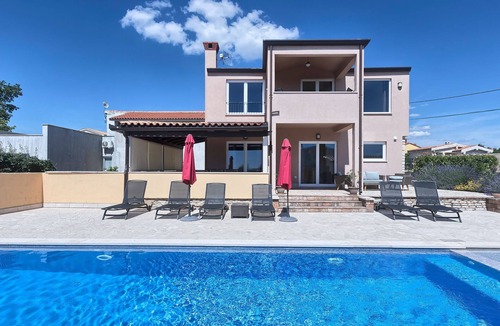 Peruski House | Villa Pascal by Interhome