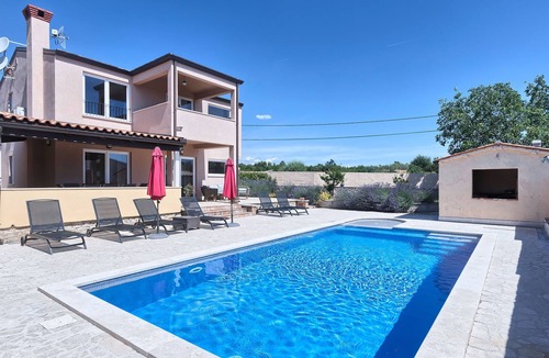 Peruski House | Villa Pascal by Interhome