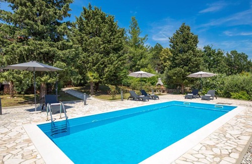 Jadranovo House | Villa Pinia Holiday home with a pool