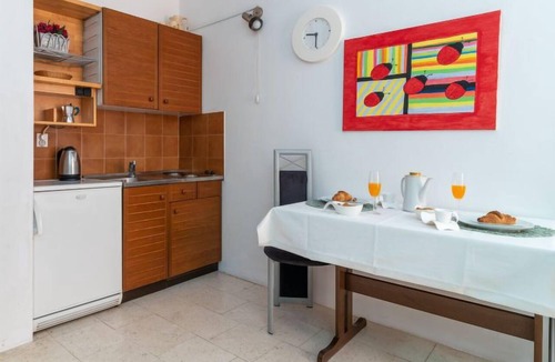 Okrug Gornji Apartment | Villa Pinia by Interhome