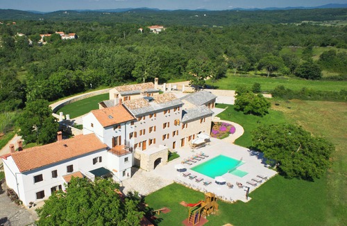 Makovci Villa | Villa Poropati, Groznjan - Luxury Countryside Estate up to 19 persons 80m2 pool