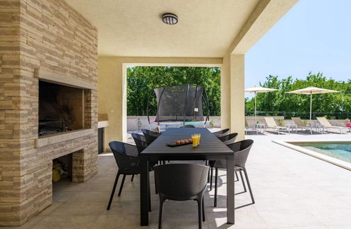 Brgod House | Villa Quinta is a modern holiday home with swimming pool and sauna, only 4 km from the sea.