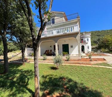 Brovinje Apartment | Villa Rapunzel