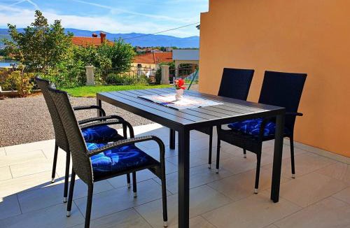 Silo House | Villa Rebeka