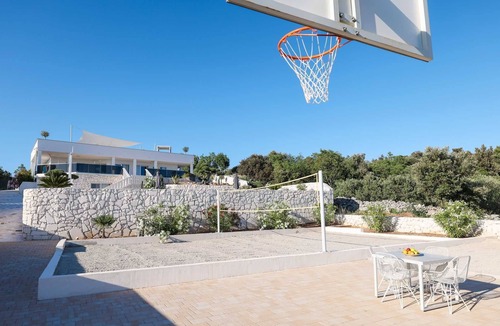 Sevid Villa | Villa Regina Azzurra with Pool