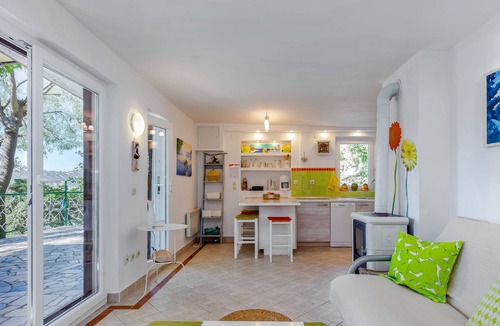 Bakarac Villa | Villa Relax with pool&beachfront by Villas Guide