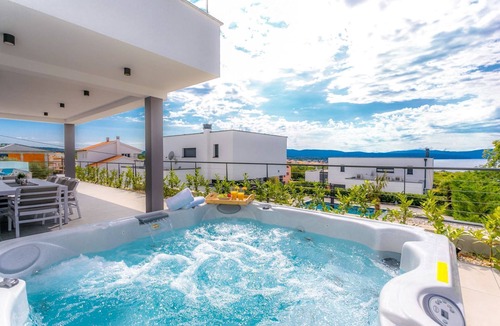 Malinska-Dubasnica Villa | Villa Revlon - Four Bedroom Villa, Sleeps 10
