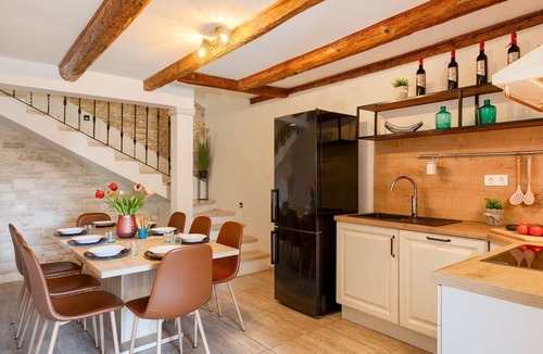 Gajana Villa | Villa RIA by Villas guide