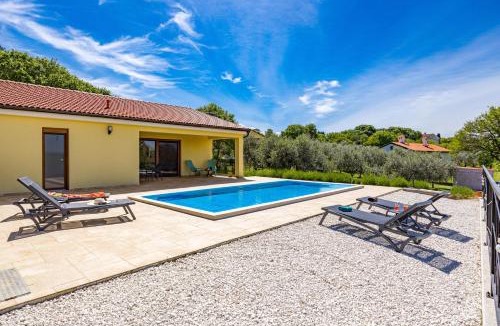Puntera Villa | Villa Rok with Private Pool & Sunset Views near Pula