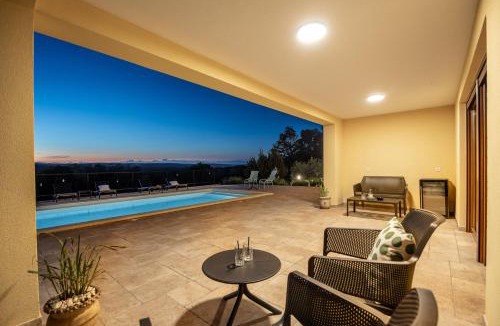 Puntera Villa | Villa Rok with Private Pool & Sunset Views near Pula