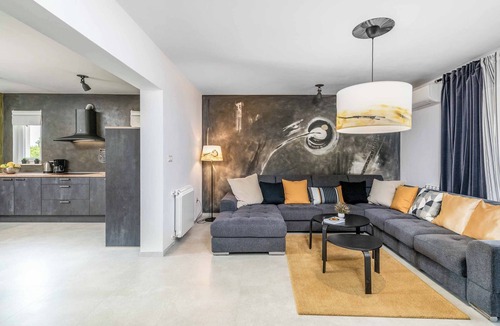 Sumber Villa | Villa Rosewood - Three Bedroom Villa, Sleeps 7
