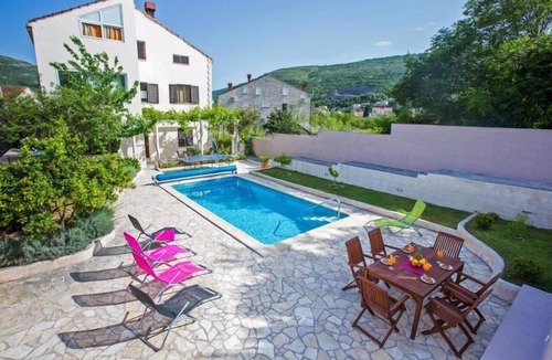 Rozat Apartment | Villa Roza - One-Bedroom Apartment with Balcony