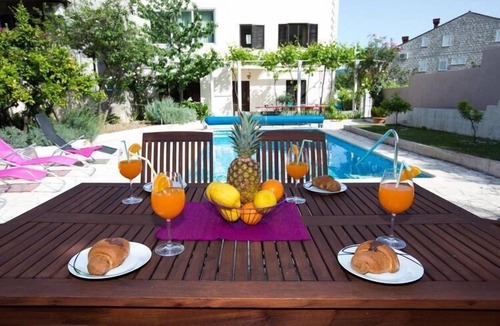 Rozat Apartment | Villa Roza - One-Bedroom Apartment with Balcony
