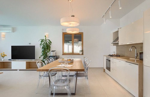 Pjescana Uvala Villa | Villa Sail near Medulin for 10 persons with 50 m2 heated pool, sea view & beachfront