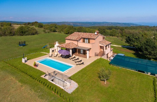 Martinski Villa | Villa San Martino for 8 with private heated pool!